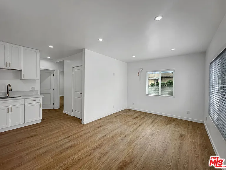 1814 S Longwood Ave — Photo 14