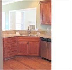 4th image of 2118 Wythe Dr