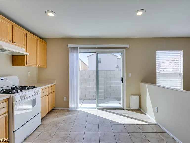 1170 Orange Meadow St — Photo 40