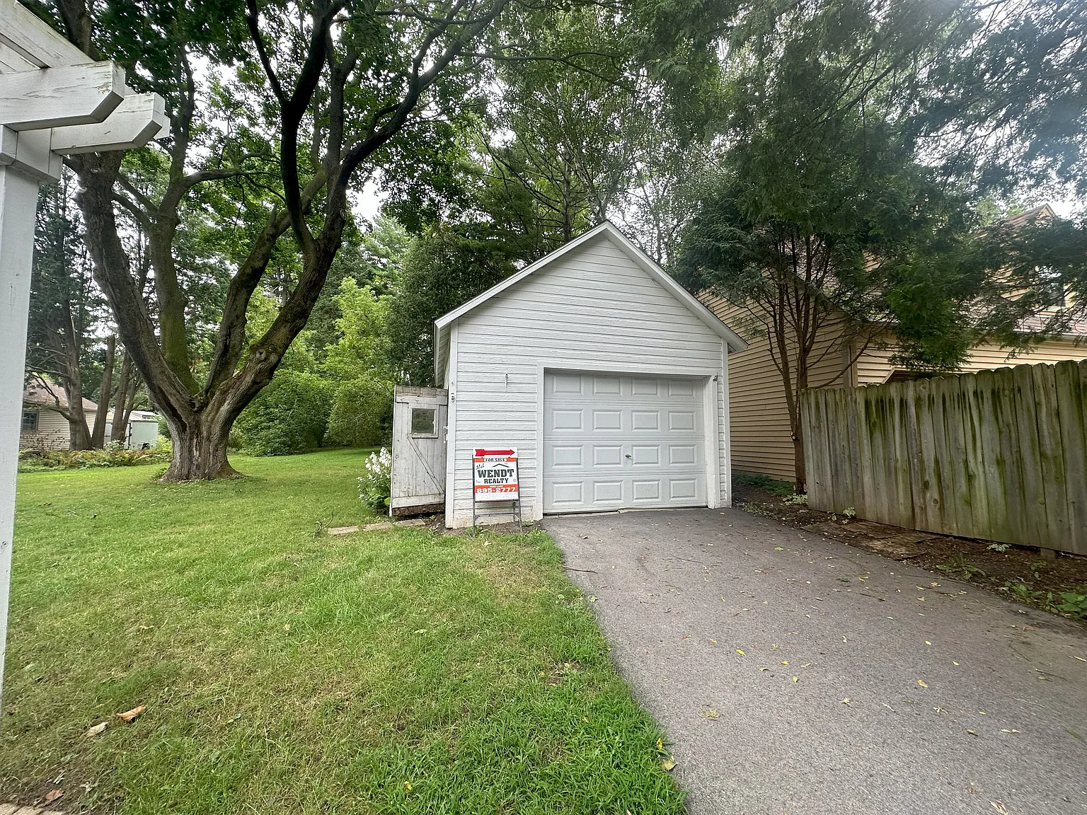 2 bed, 1070 sqft, $2,200 — Photo 2