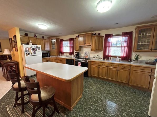 81 Fawn Ln, Rocky Gap, VA 24366