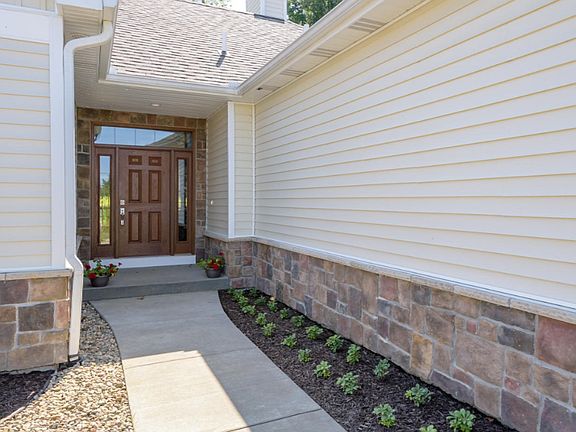 2nd image of 331 Waldon Dr