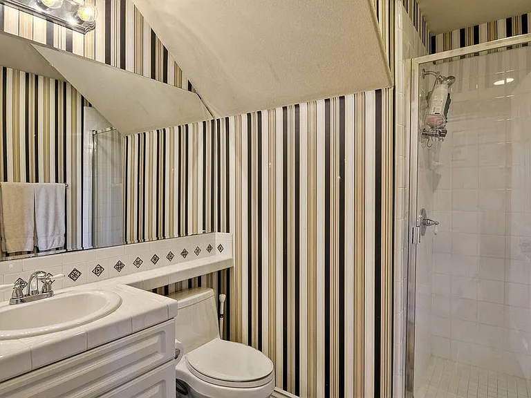 5216 Topsail Dr — Photo 14