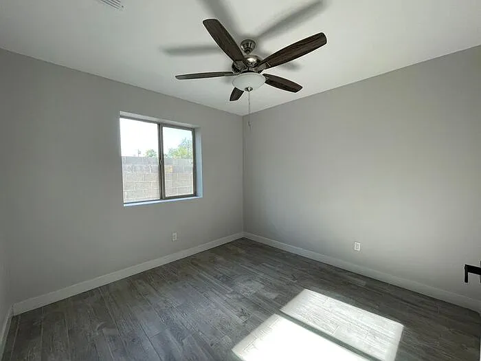 2726 E Culver St #B — Photo 33