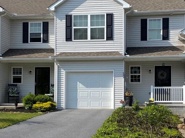 249 Wildflower Dr, East Earl, PA 17519