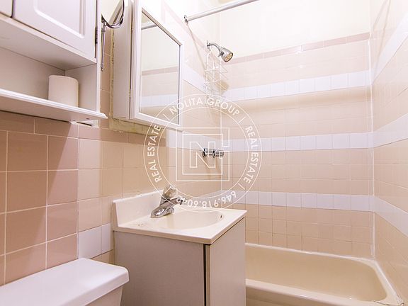 5th image of 35 Orchard St APT 4