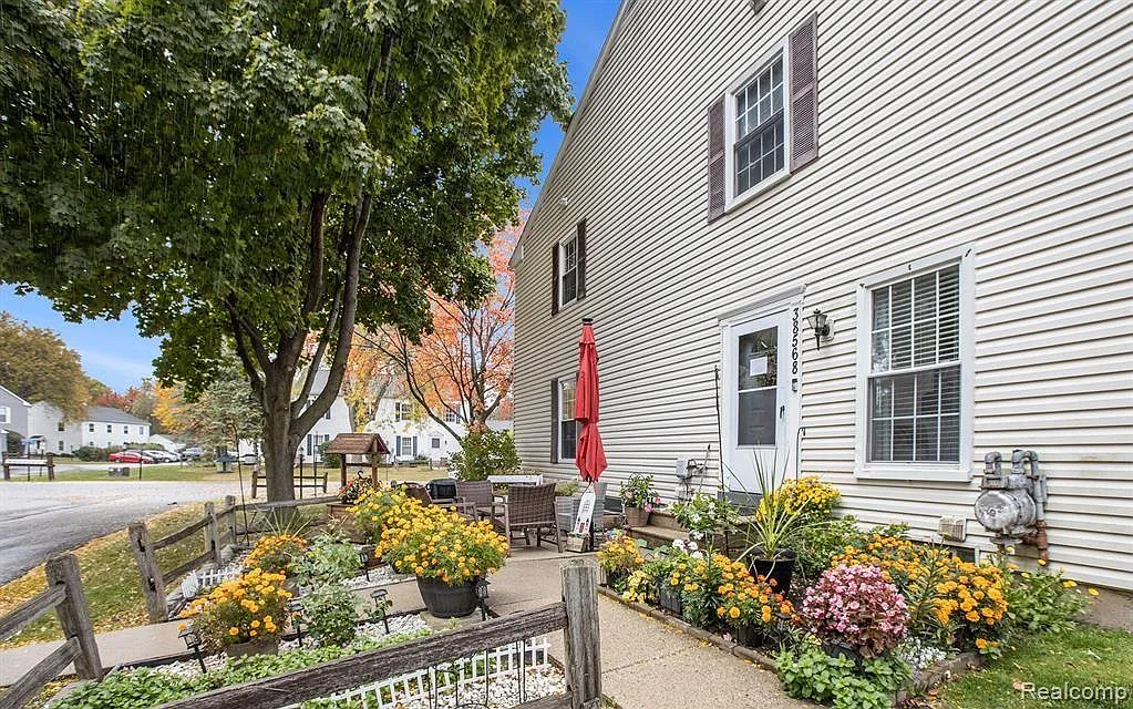 38568 Capetown Ct photo 1