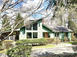 71 Underhill Rd, Hendersonville, NC 28792