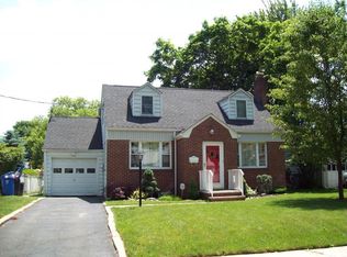 99 Saint Laurent Dr, Clark, NJ 07066