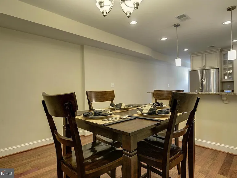 538 Newton Pl NW — Photo 8
