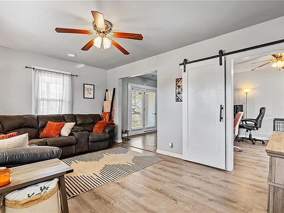 5th image of 328 W 5th St
