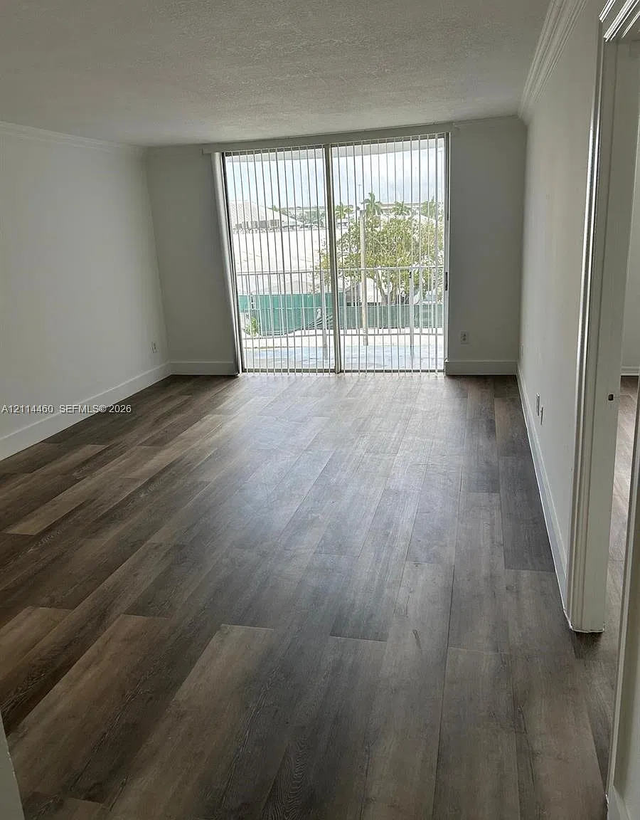 Montecarlo Condo — Photo 1