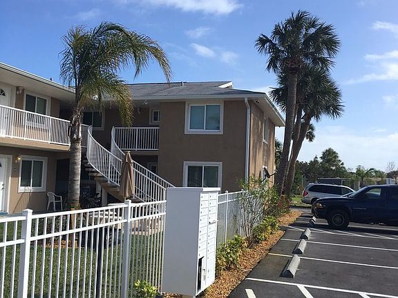 4th image of 2525 N Oleander Ave APT 205