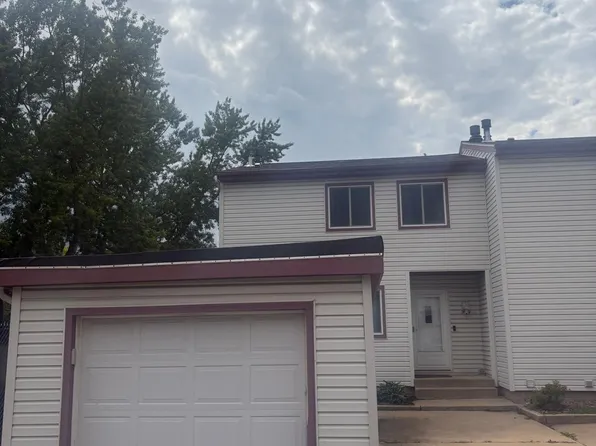 907 40th St NW, Rochester, MN 55901