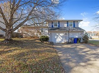 1039 N Sunset Dr, Olathe, KS 66061