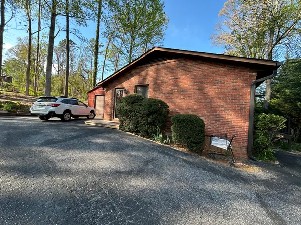 119 Wakefield Dr, Hendersonville, NC 28792