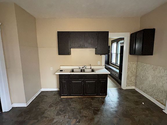 2nd image of 13506 Beachwood Ave