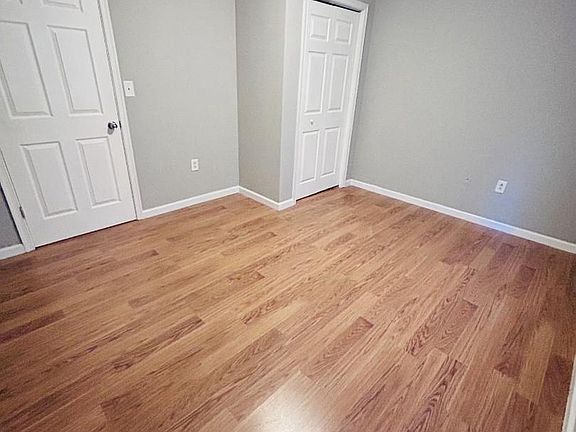 5th image of 5038 Spruce St #0
