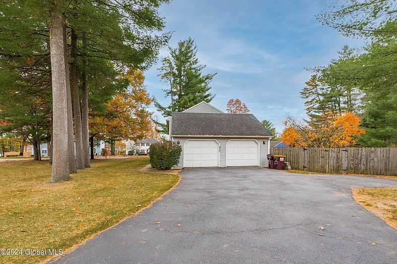 3rd image of 657 Salvia Lane