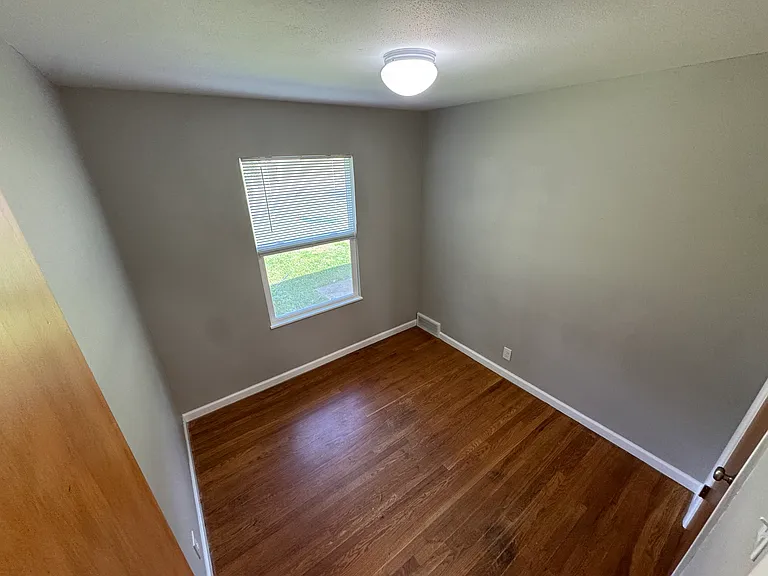 229 Ramsey Ln — Photo 17