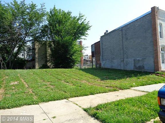 3rd image of 3010 Westwood Ave