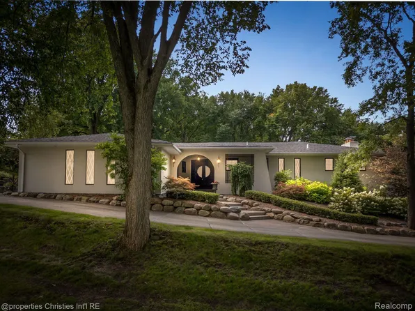 835 Northgate Rd, Rochester, MI 48306