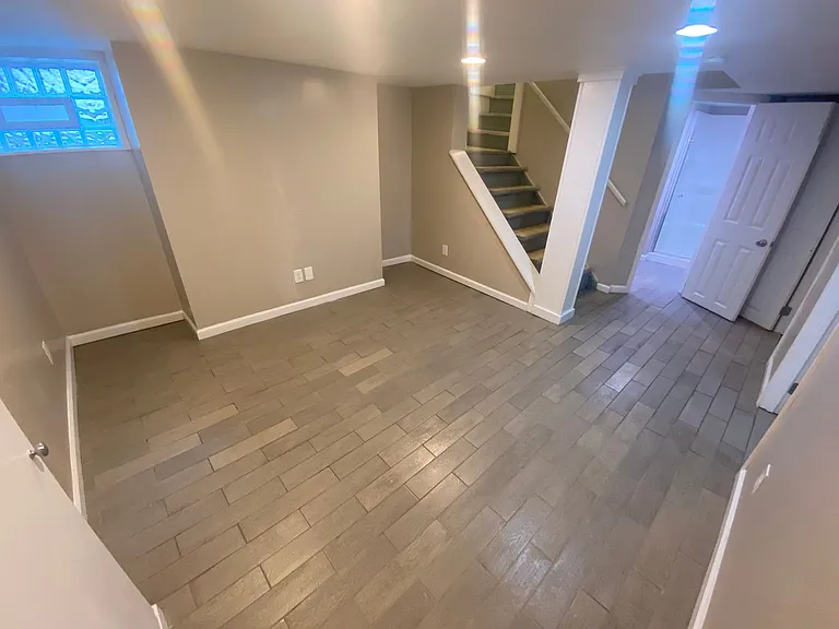 1323 W 3rd Ave — Photo 18
