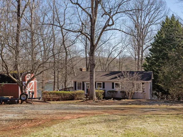 301 Indian Run Trl, Hardy, VA 24101