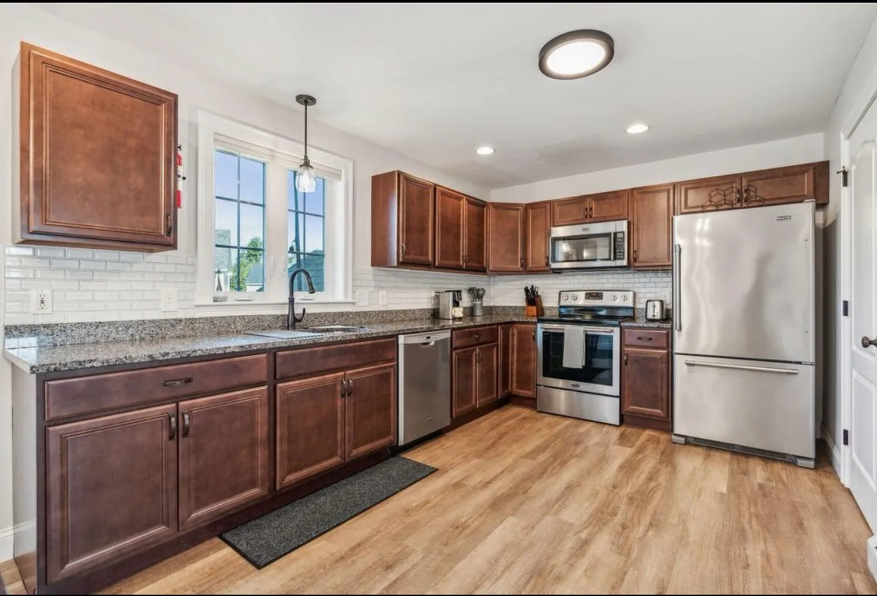 54-56 Jacqueline Way — Photo 3