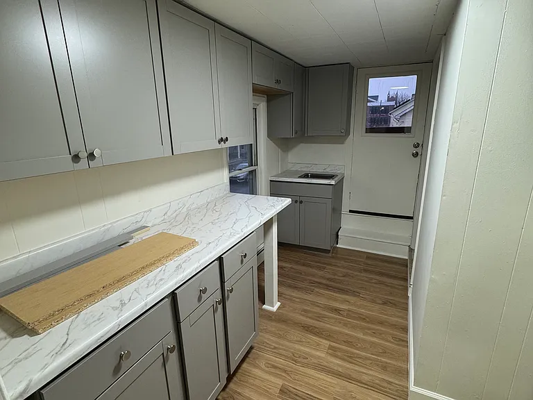 31-33 E Johnston St #3 — Photo 3