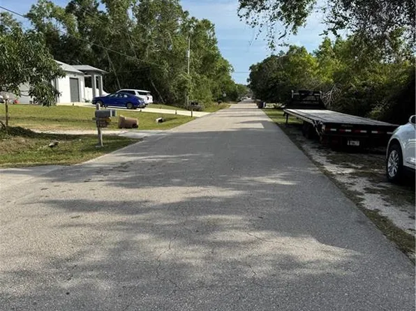 5211 29th ST SW, LEHIGH ACRES, FL 33973