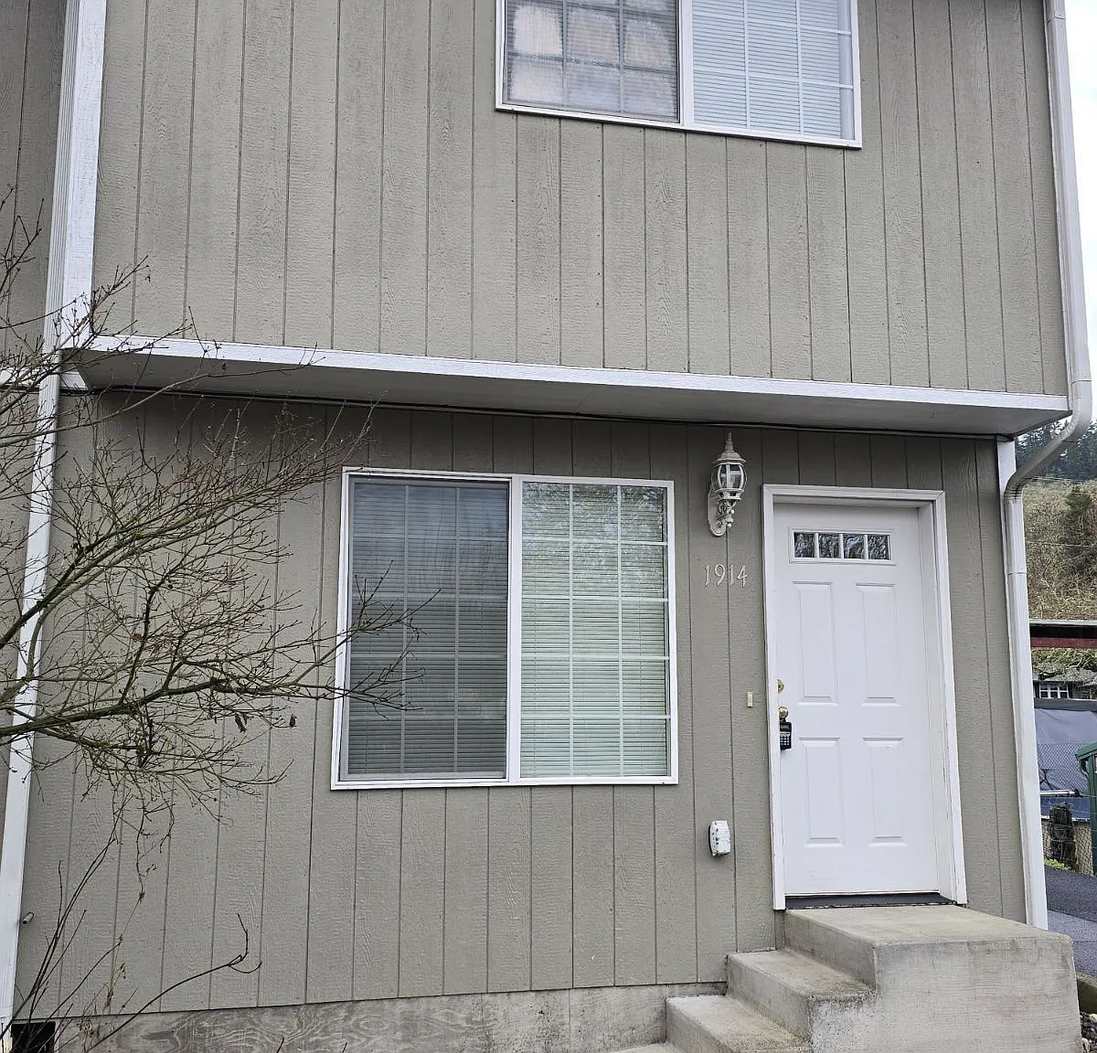 3 bed, 1.5 bath, 1042 sqft, $1,400 — Photo 2