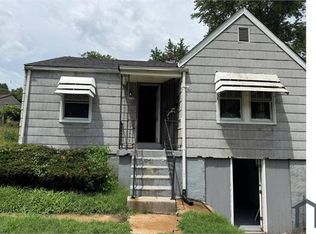 7041 Greenhaven Dr, Saint Louis, MO 63136