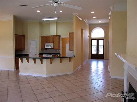 Living Kitchen Entry