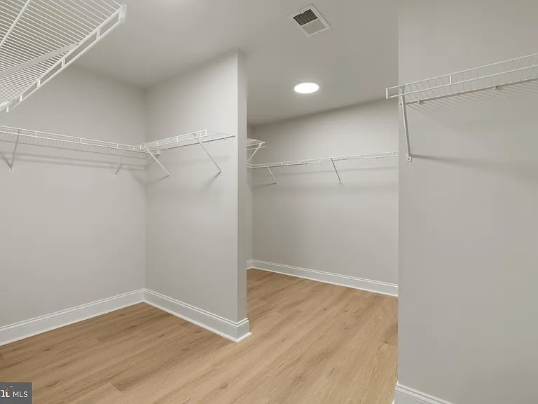 9724 Centennial Meadows Ln — Photo 20