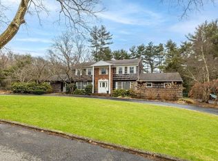 2 Tiana Pl, Dix Hills, NY 11746
