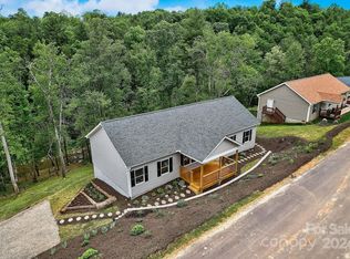 135 Indian Paintbrush Ln, Alexander, NC 28701