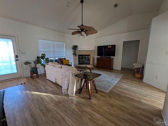 3rd image of 5016 Chandelle Dr