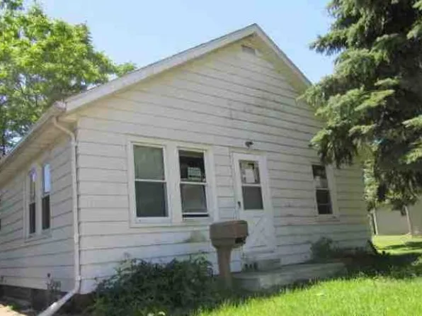 1537 25th Ave S, Clinton, IA 52732