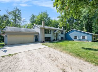 5325 Blackmer Rd, Ravenna, MI 49451