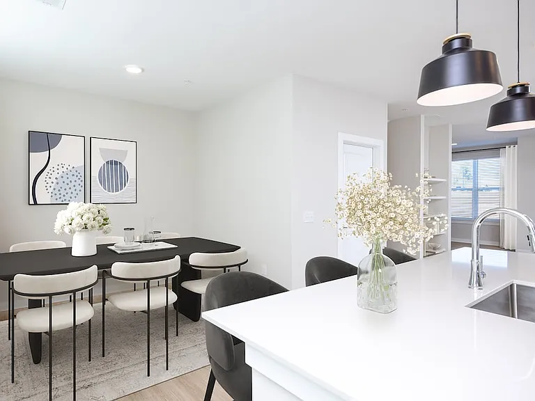 Townhome kitchen and dining area