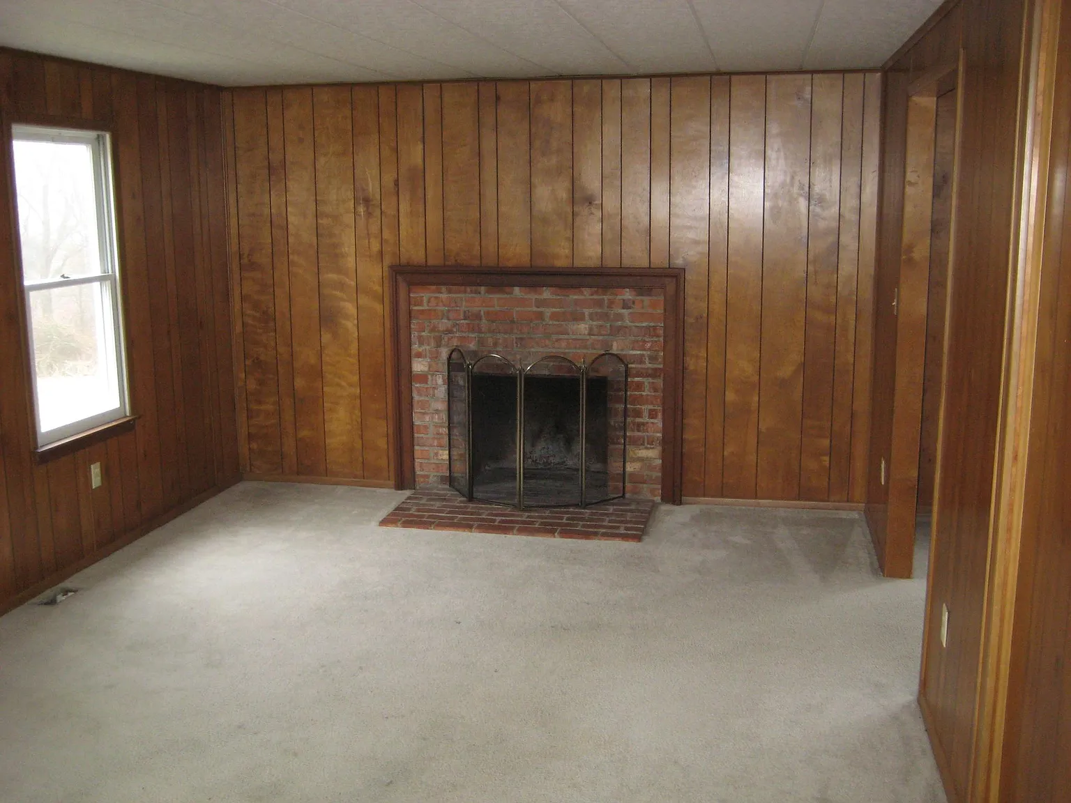 3 bed, 1.5 bath, 1300 sqft, $2,000 — Photo 4