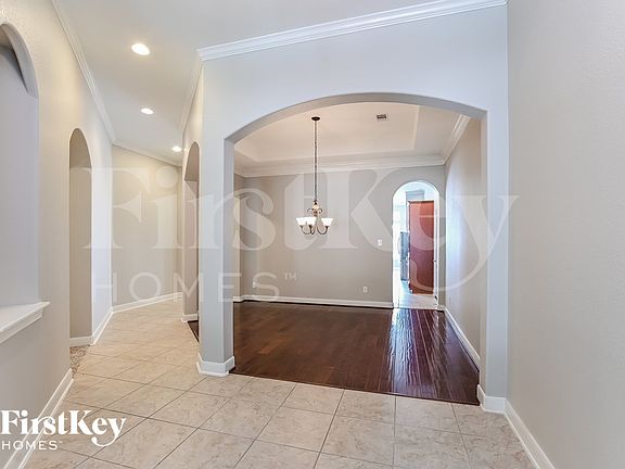 2nd image of 1934 Graystone Hills Dr