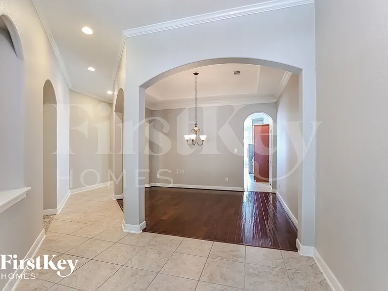 1934 Graystone Hills Dr — Photo 2