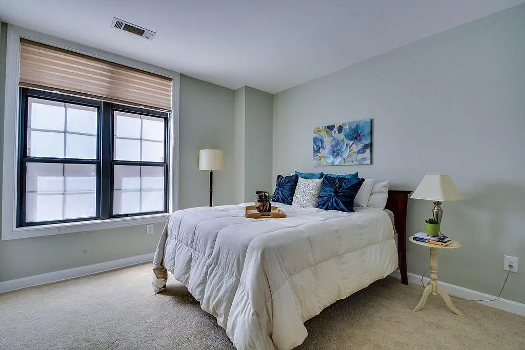1 bed, 728 sqft, $2,600 — Photo 4
