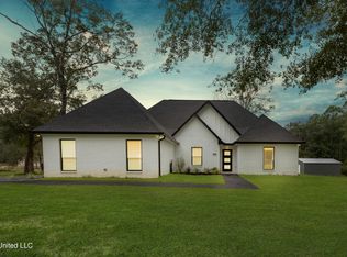 19245 Highway 43, Kiln, MS 39556