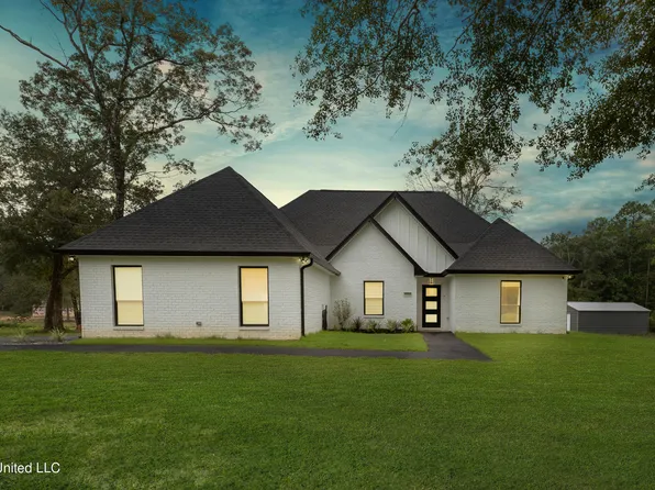 19245 Highway 43, Kiln, MS 39556