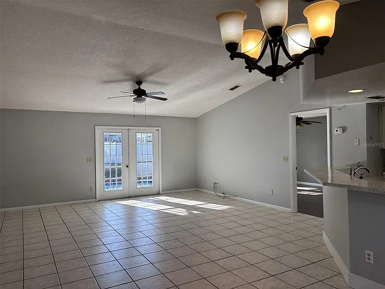 1927 Cheney Ct — Photo 5