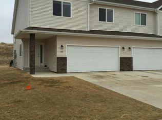 104 8th St NW, Watford City, ND 58854
