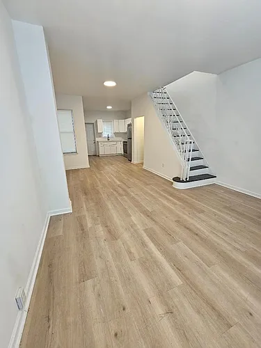 3252 N Hope St Photo 1